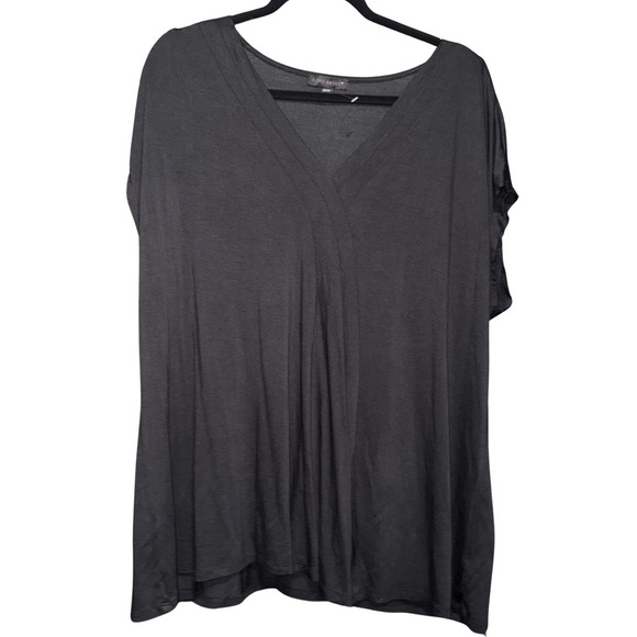 Lane Bryant Black Short Sleeved Tunic with V Neck Design - Picture 1 of 5